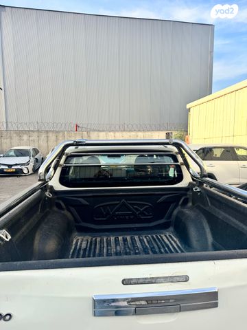 מיצובישי טרייטון / L200