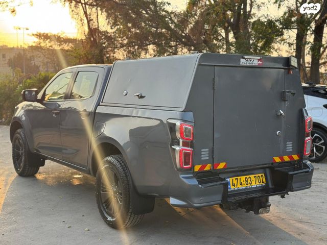 איסוזו די-מקס