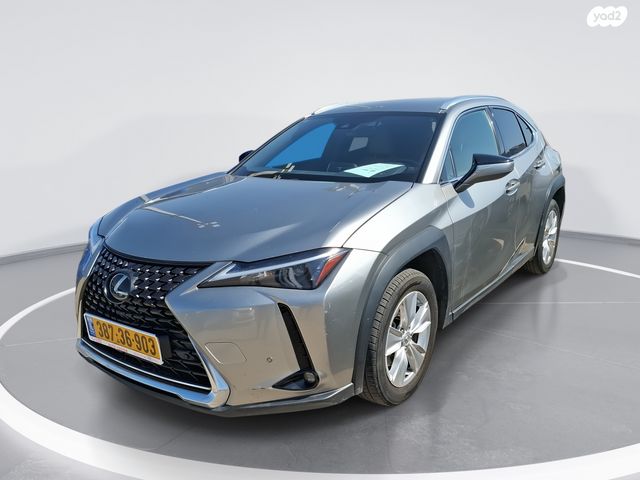 מודעת רכב לקסוס UX