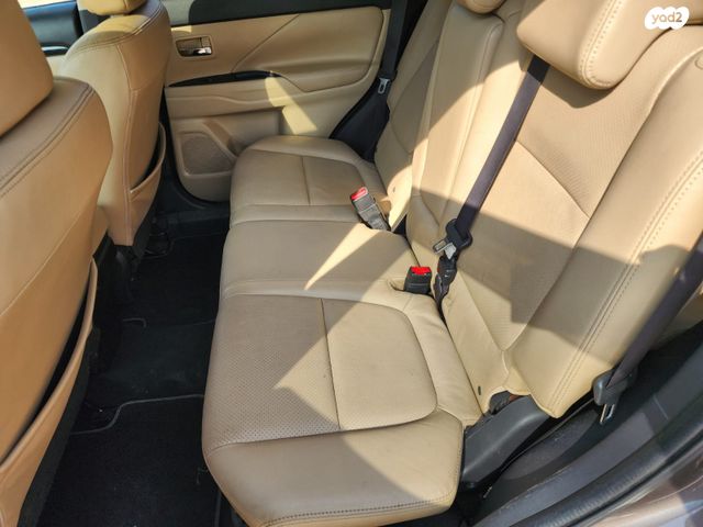 מיצובישי אאוטלנדר