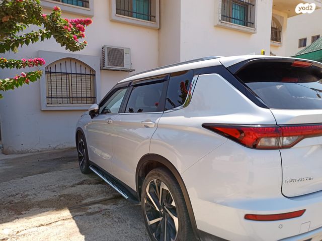 מיצובישי אאוטלנדר