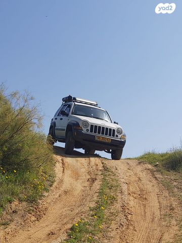 מודעת רכב ג'יפ צ'ירוקי