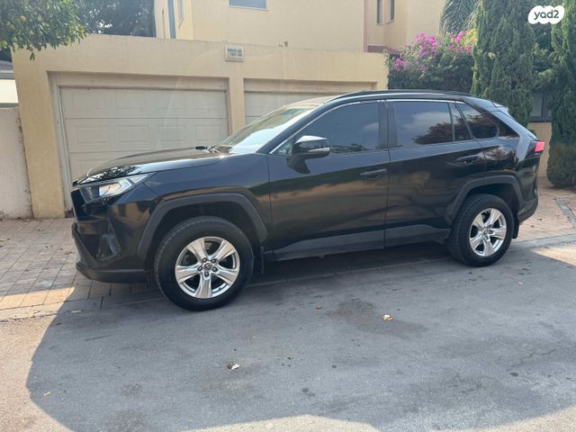 טויוטה RAV4