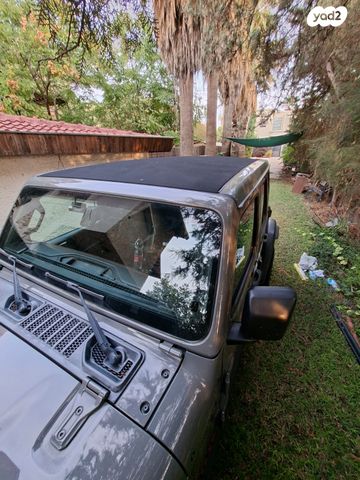 מודעת רכב ג'יפ רנגלר