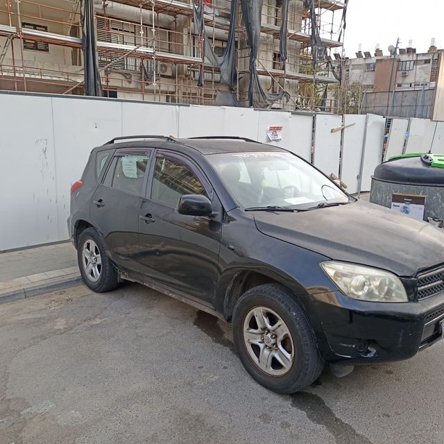 טויוטה RAV4