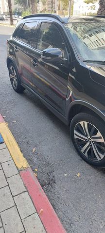 מודעת רכב מיצובישי ASX