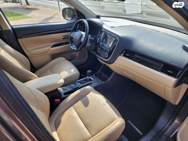 מיצובישי אאוטלנדר