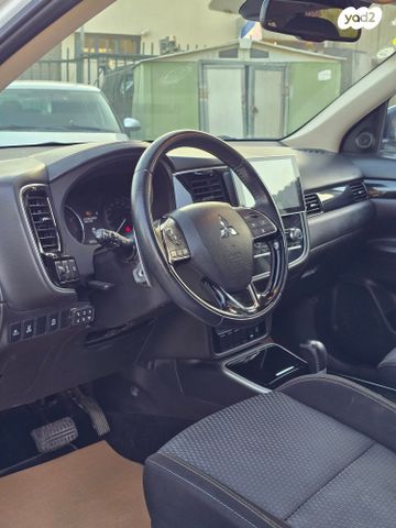 מיצובישי אאוטלנדר