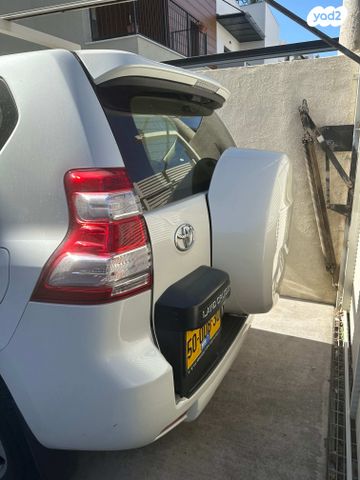 טויוטה לנד קרוזר