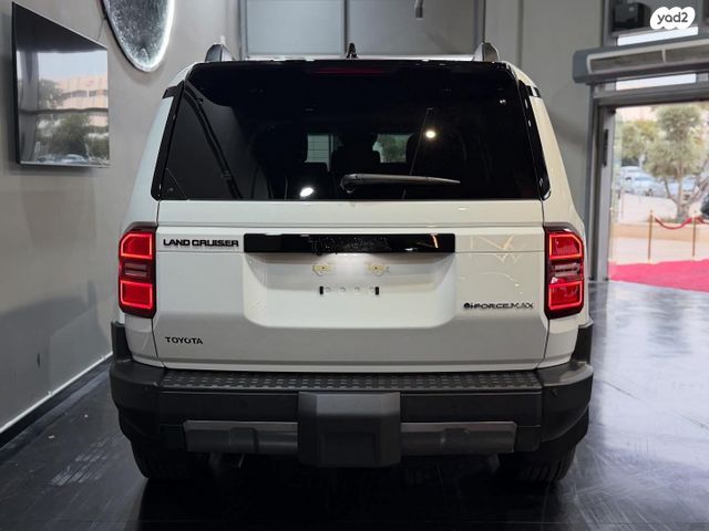 טויוטה לנד קרוזר