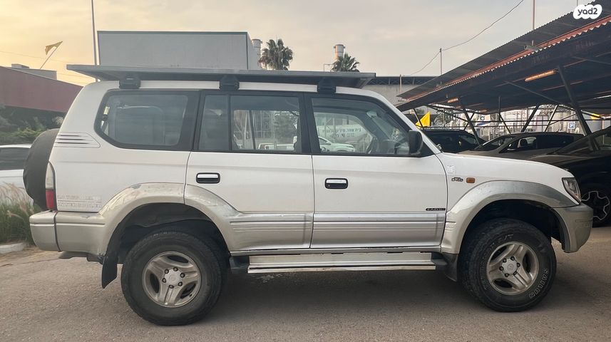 טויוטה לנד קרוזר