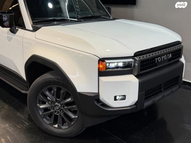 טויוטה לנד קרוזר