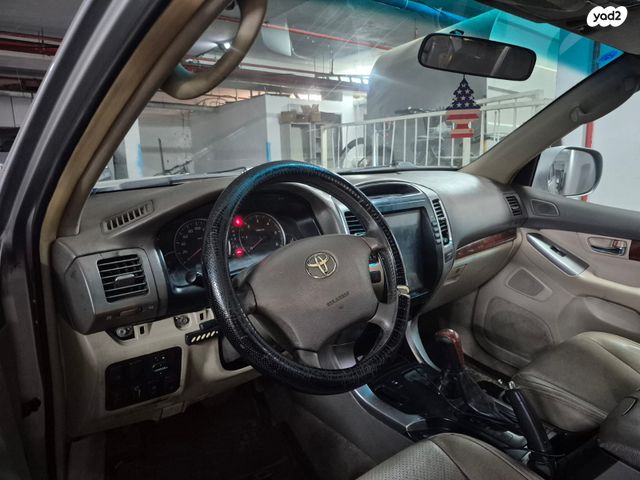 טויוטה לנד קרוזר