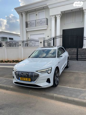 מודעת רכב אאודי E-tron