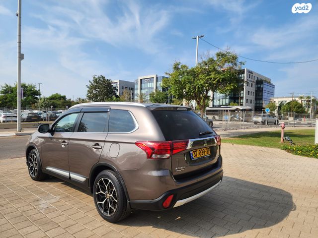 מיצובישי אאוטלנדר