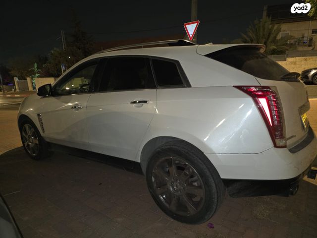 קאדילק SRX