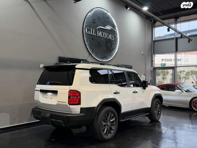 טויוטה לנד קרוזר