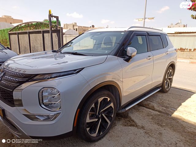 מיצובישי אאוטלנדר