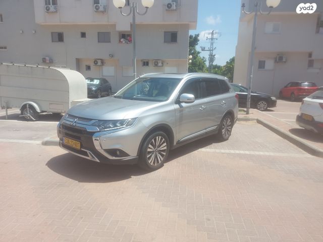 מיצובישי אאוטלנדר