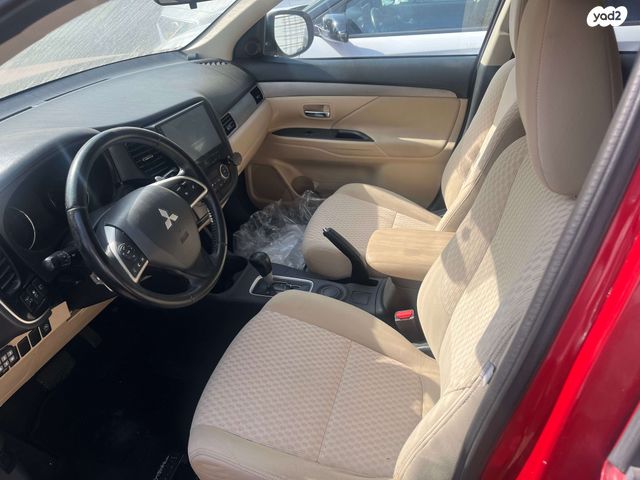 מיצובישי אאוטלנדר