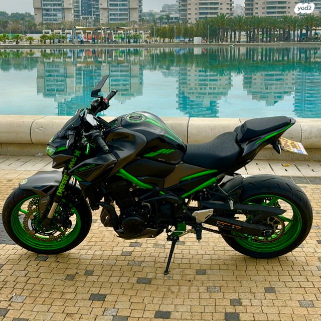 מודעת רכב קאוואסאקי Z900