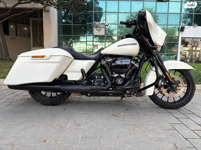 מודעת רכב הרלי דיווידסון סטריט גלייד