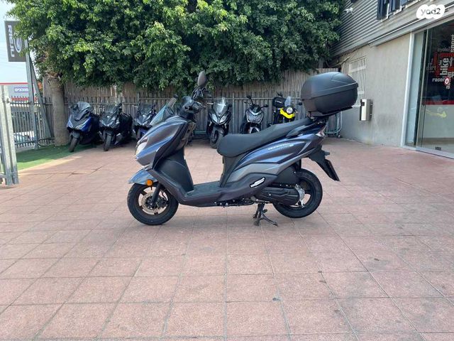 סוזוקי בורגמן 125