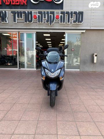 סוזוקי בורגמן 125