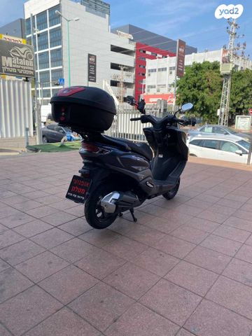 סוזוקי בורגמן 125