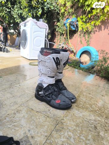 feedItemObj.data.row_1