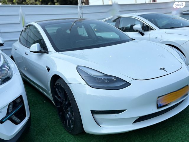 מודעת רכב טסלה מודל 3