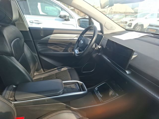 ג׳ילי Geometry C