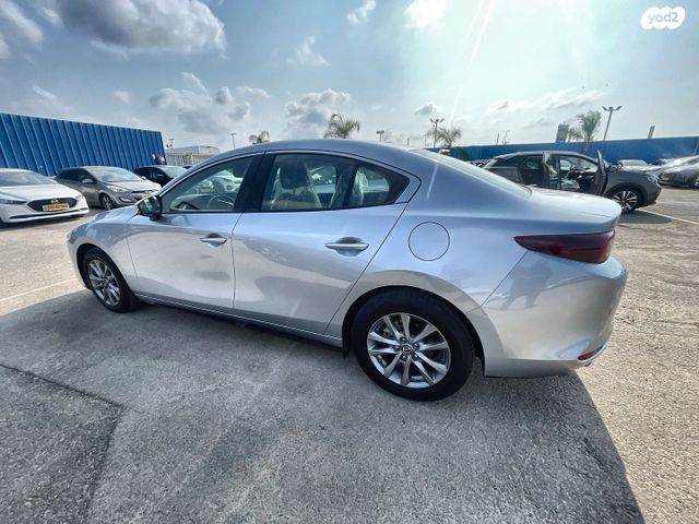 מאזדה 3