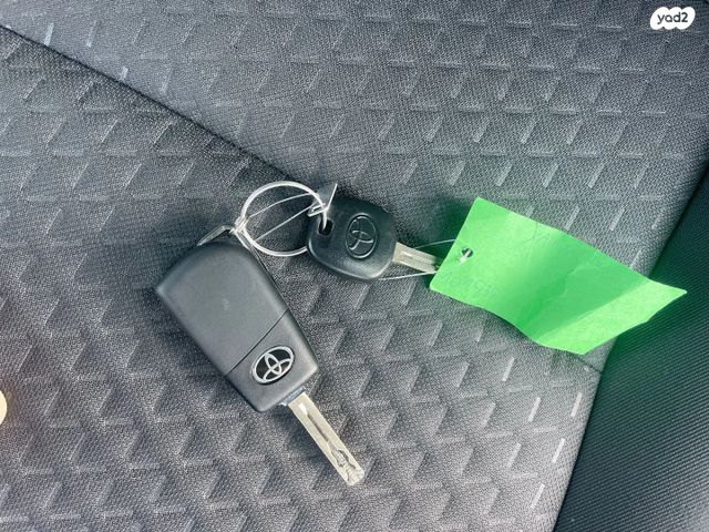 טויוטה יאריס קרוס