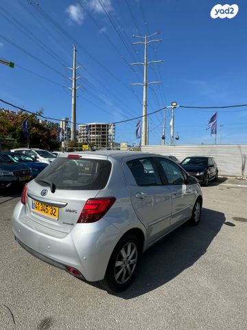 טויוטה יאריס