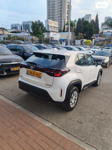 טויוטה יאריס קרוס