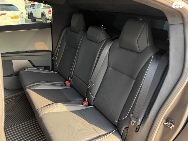 טסלה סייבטראק