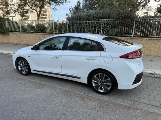 יונדאי איוניק