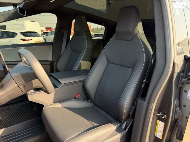 טסלה סייבטראק