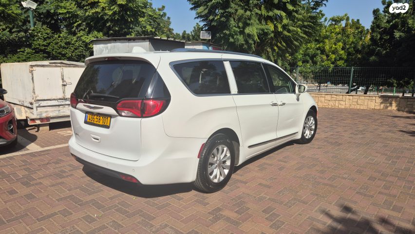 קרייזלר פסיפיקה