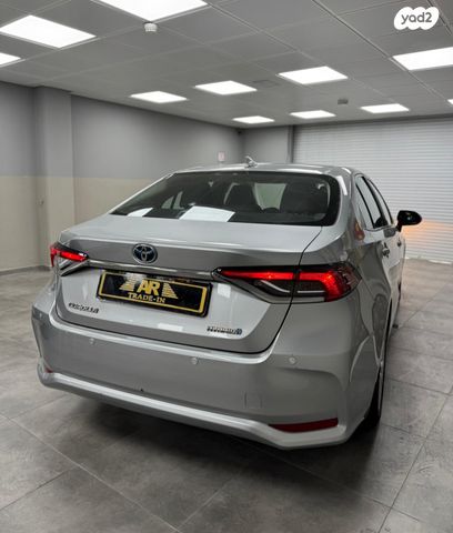 טויוטה קורולה