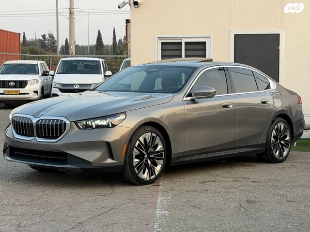 מודעת רכב ב מ וו סדרה 5 1