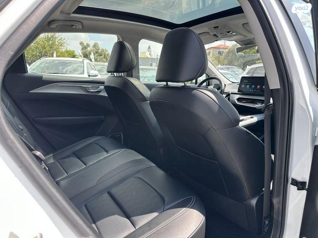 ג׳ילי Geometry C