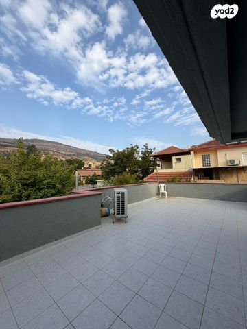 בית פרטי/ קוטג', חיים נחמן ביאליק 5, שיכון א', קרית שמונה