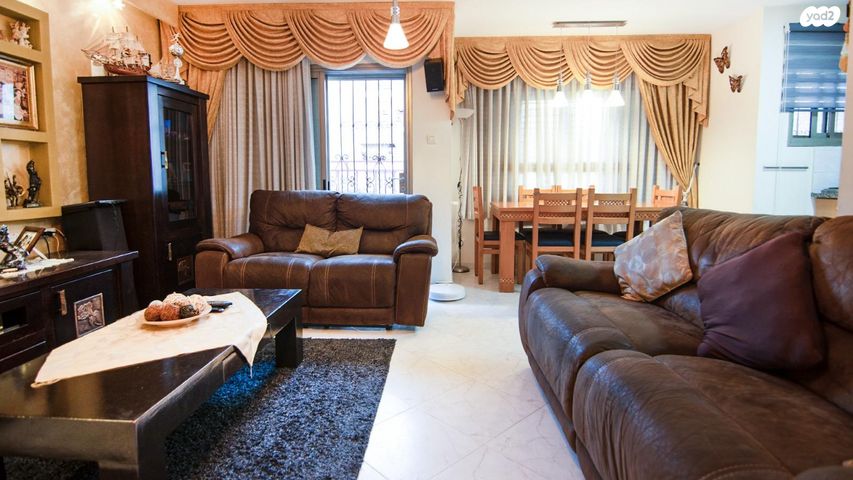 עמוס ירקוני 23