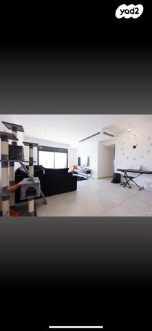 דירה, חיים לבב 21, יצחק שמיר, נהריה