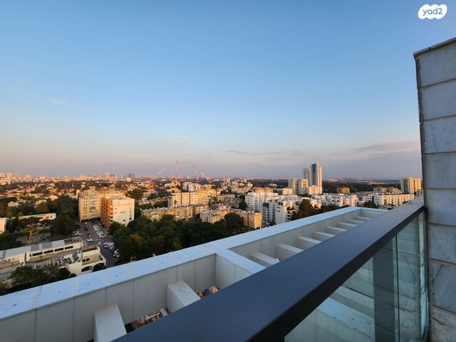 גג/ פנטהאוז, סנפיר 2, נווה חן, תל אביב יפו
