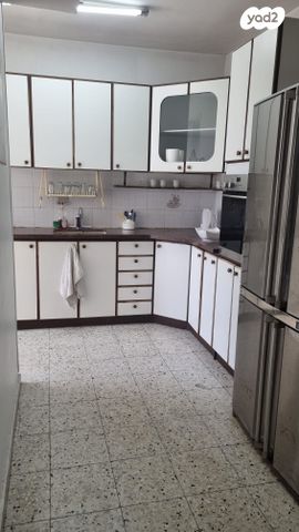 דירה, כצנלסון 14, לב העיר, בת ים