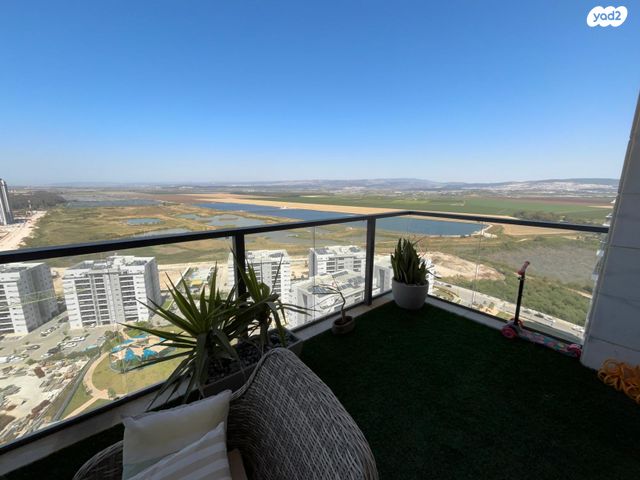 דירה, נעמי שמר 12, נאות אפק, אפקה, קרית ביאליק