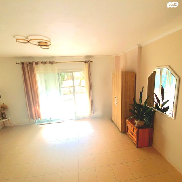 דירת גן, דרך אפרתה 7, רובע ד', אריאל